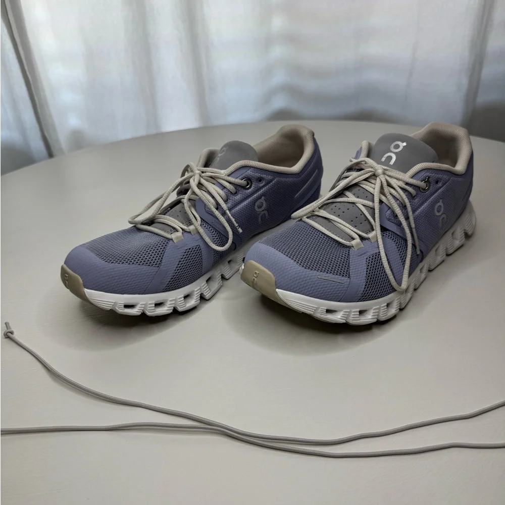 On Cloud Women's Athletic Shoes in Purple and White - Picture 3 of 7